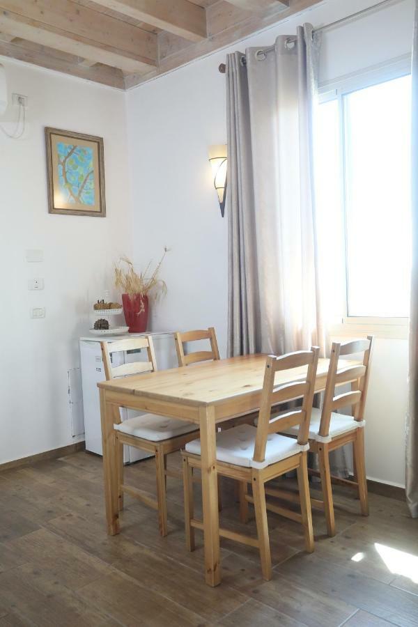 Lakeside Terrace *