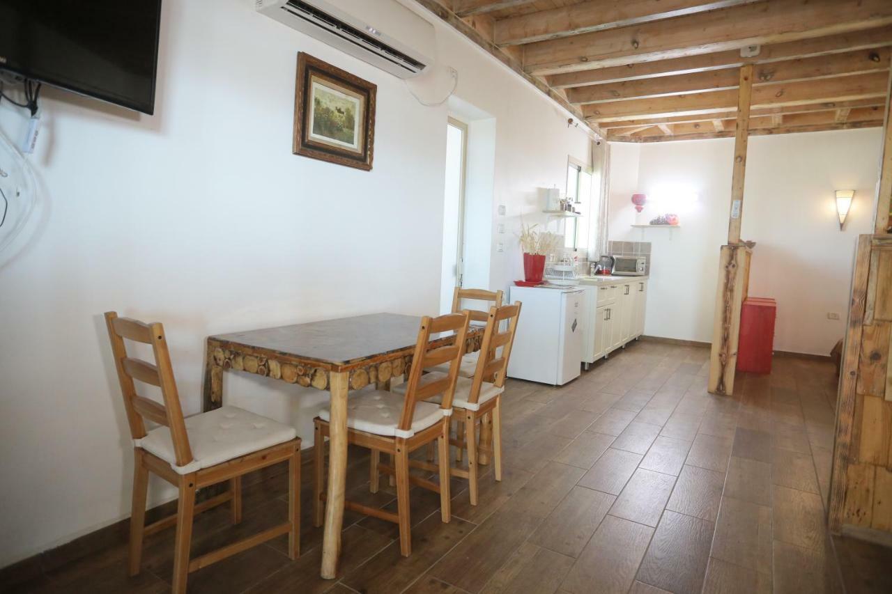 Lakeside Terrace * Neot Golan