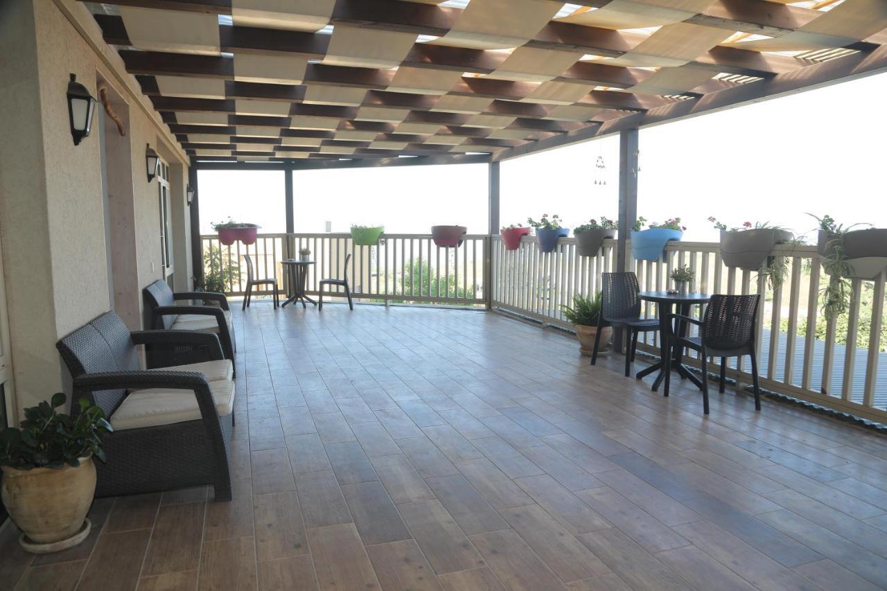 Lakeside Terrace